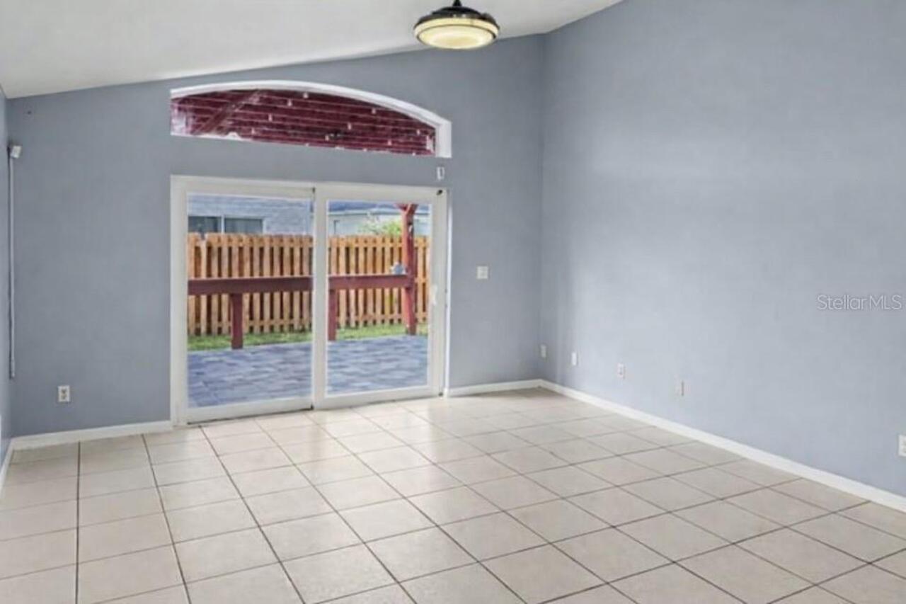 Listing Photo 12