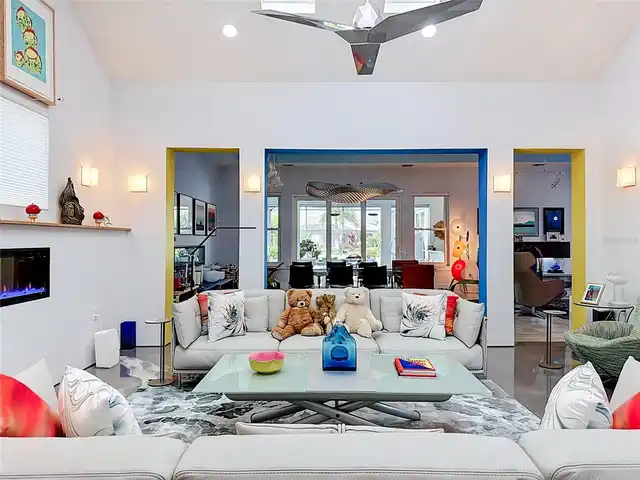 Listing Photo 11