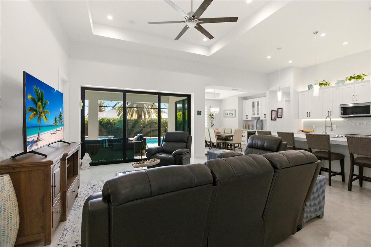 Listing Photo 11
