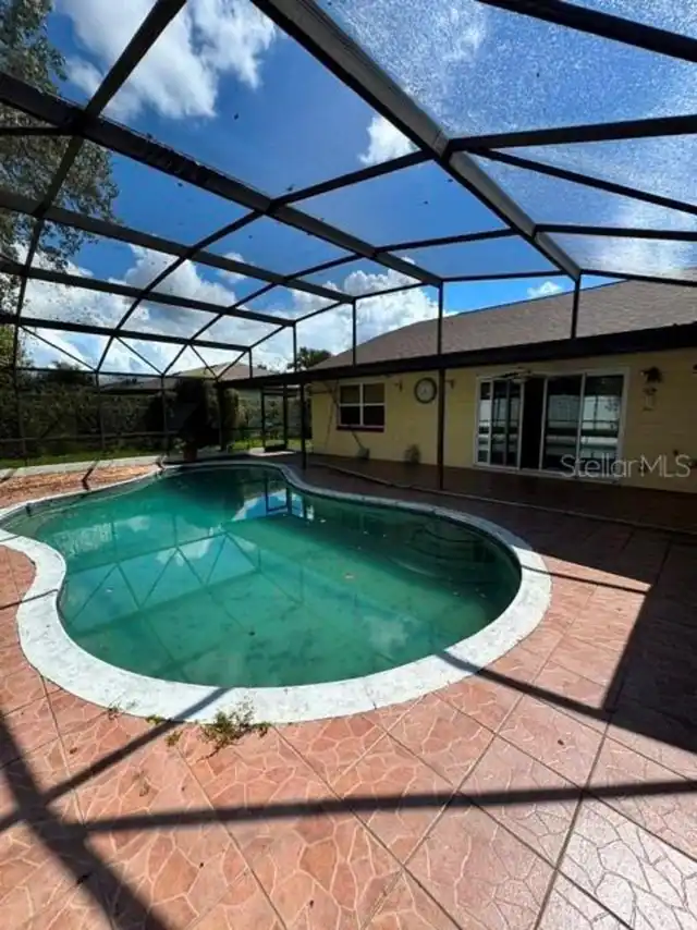 Listing Photo 11