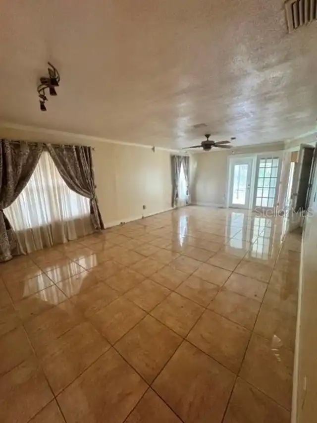 Listing Photo 28