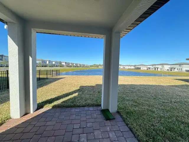Listing Photo 8