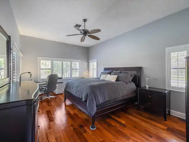 Listing Photo 10