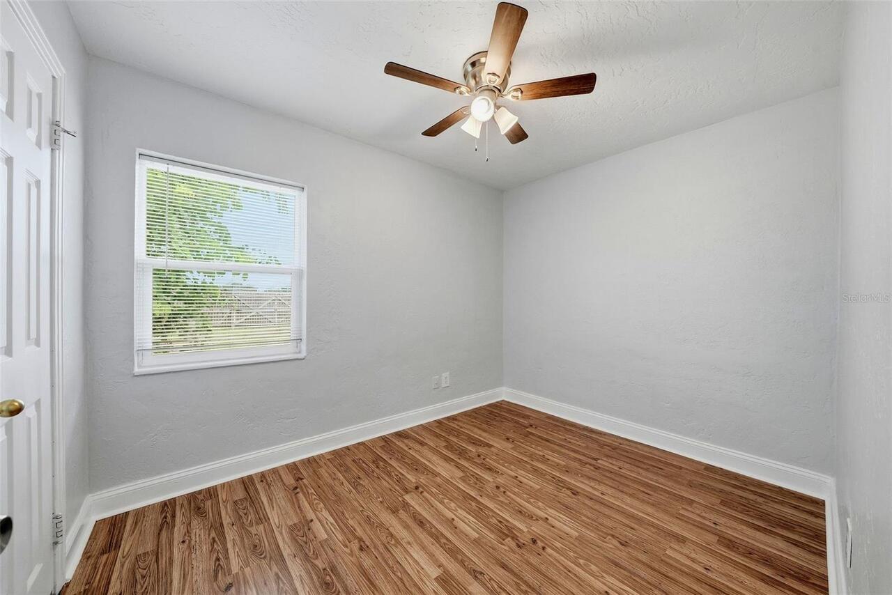 Listing Photo 9