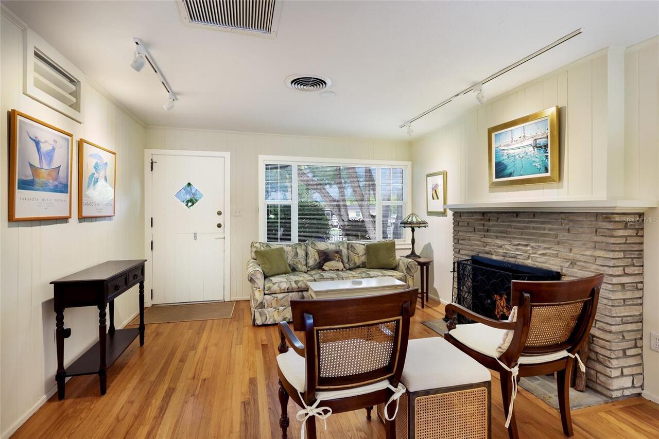 Listing Photo 8