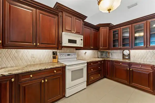 Listing Photo 20
