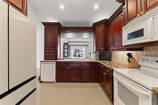Listing Photo 22