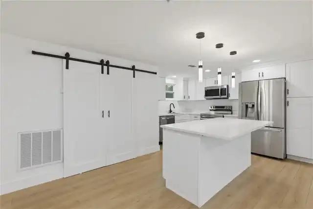 Listing Photo 18