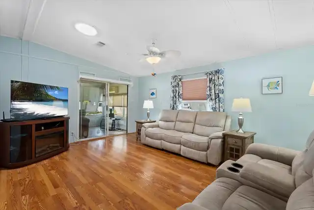 Listing Photo 21