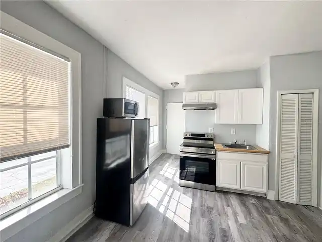 Listing Photo 9