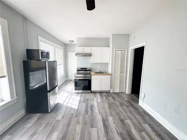 Listing Photo 10
