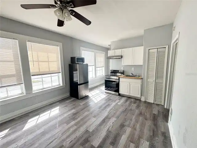 Listing Photo 11