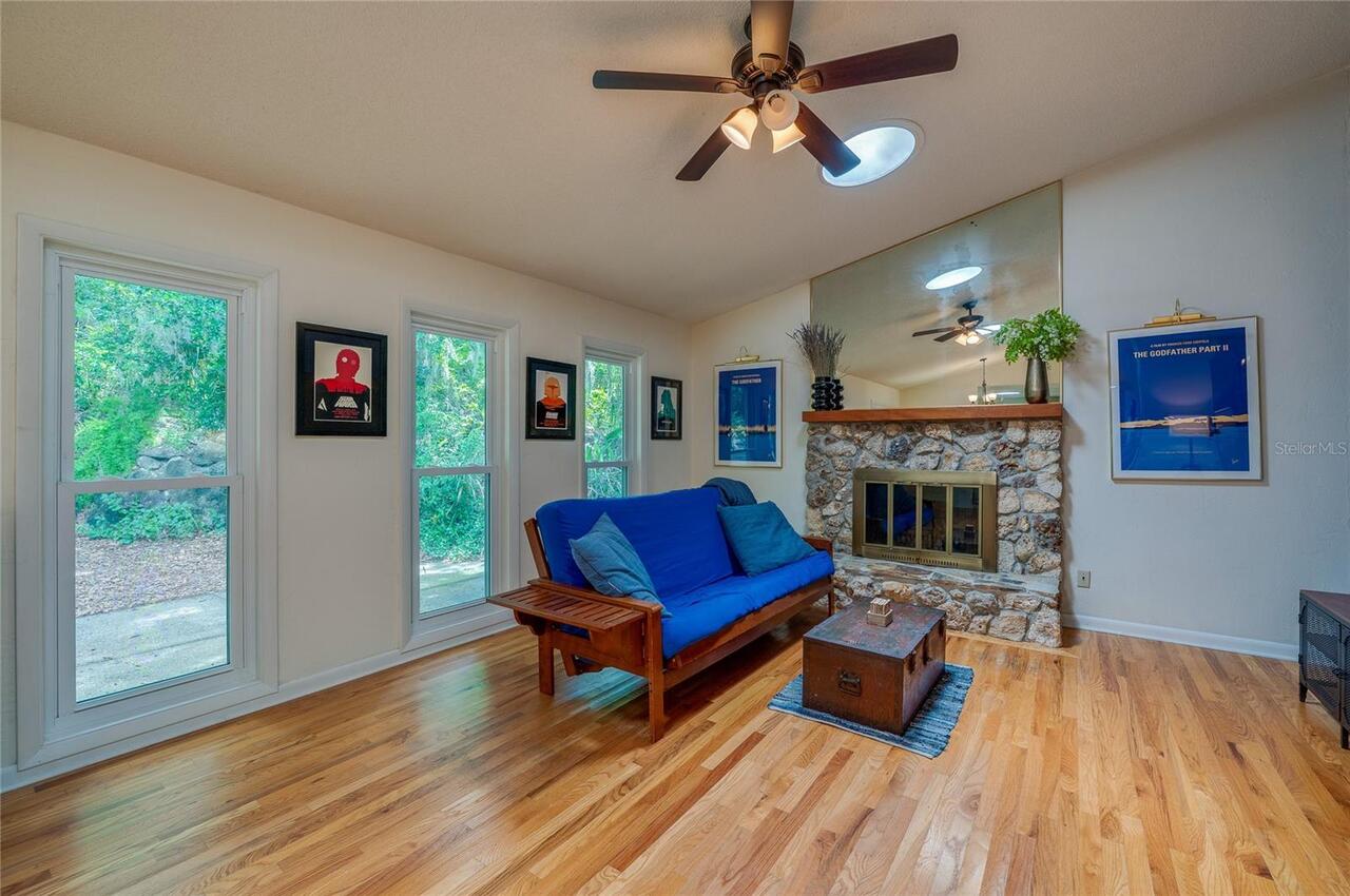 Listing Photo 11