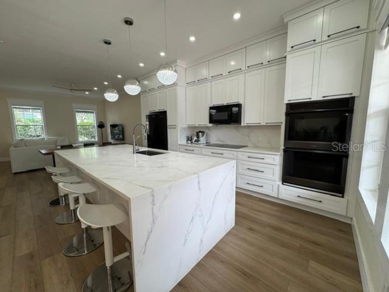 Listing Photo 10