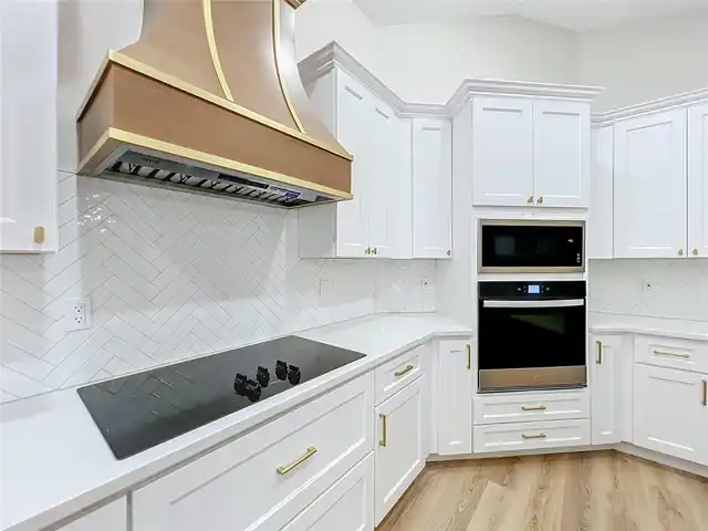Listing Photo 18