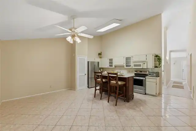 Listing Photo 16