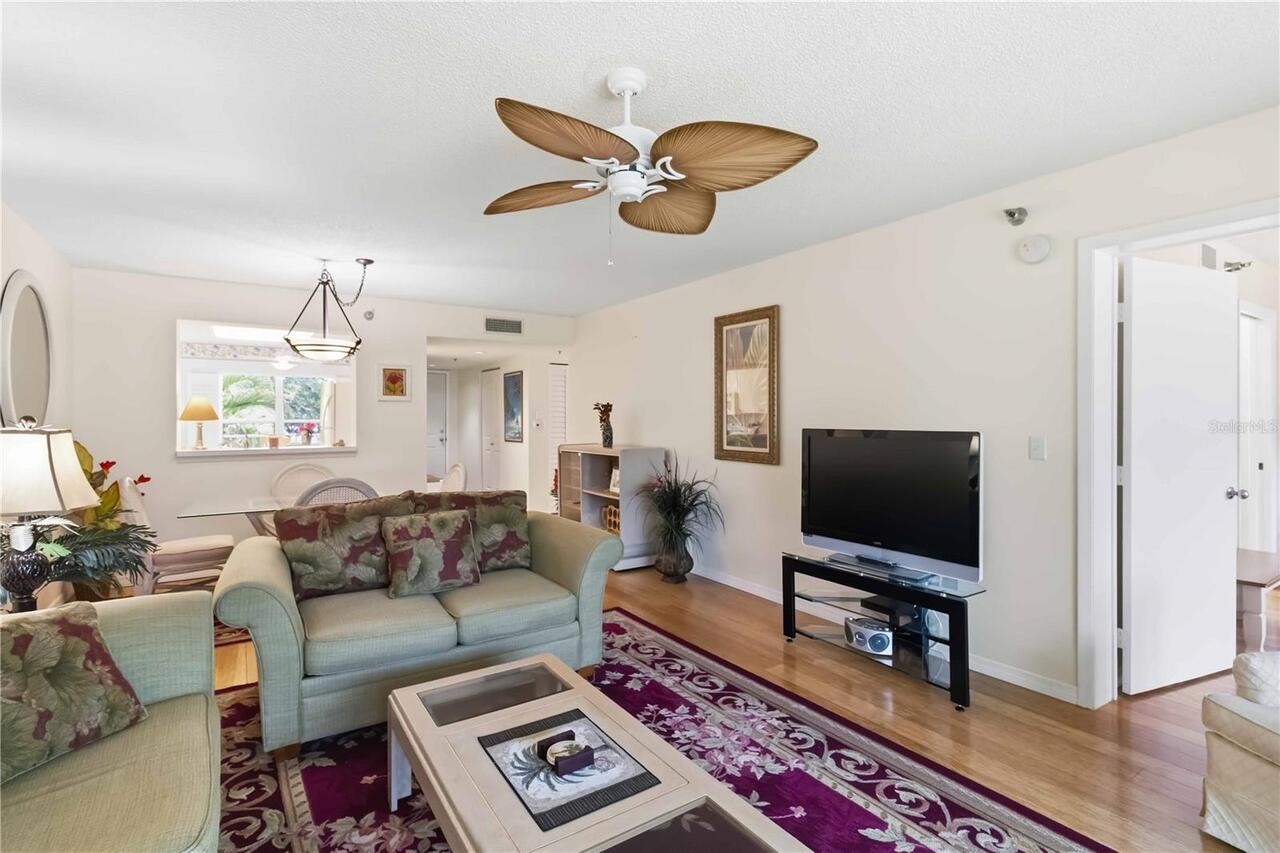Listing Photo 8