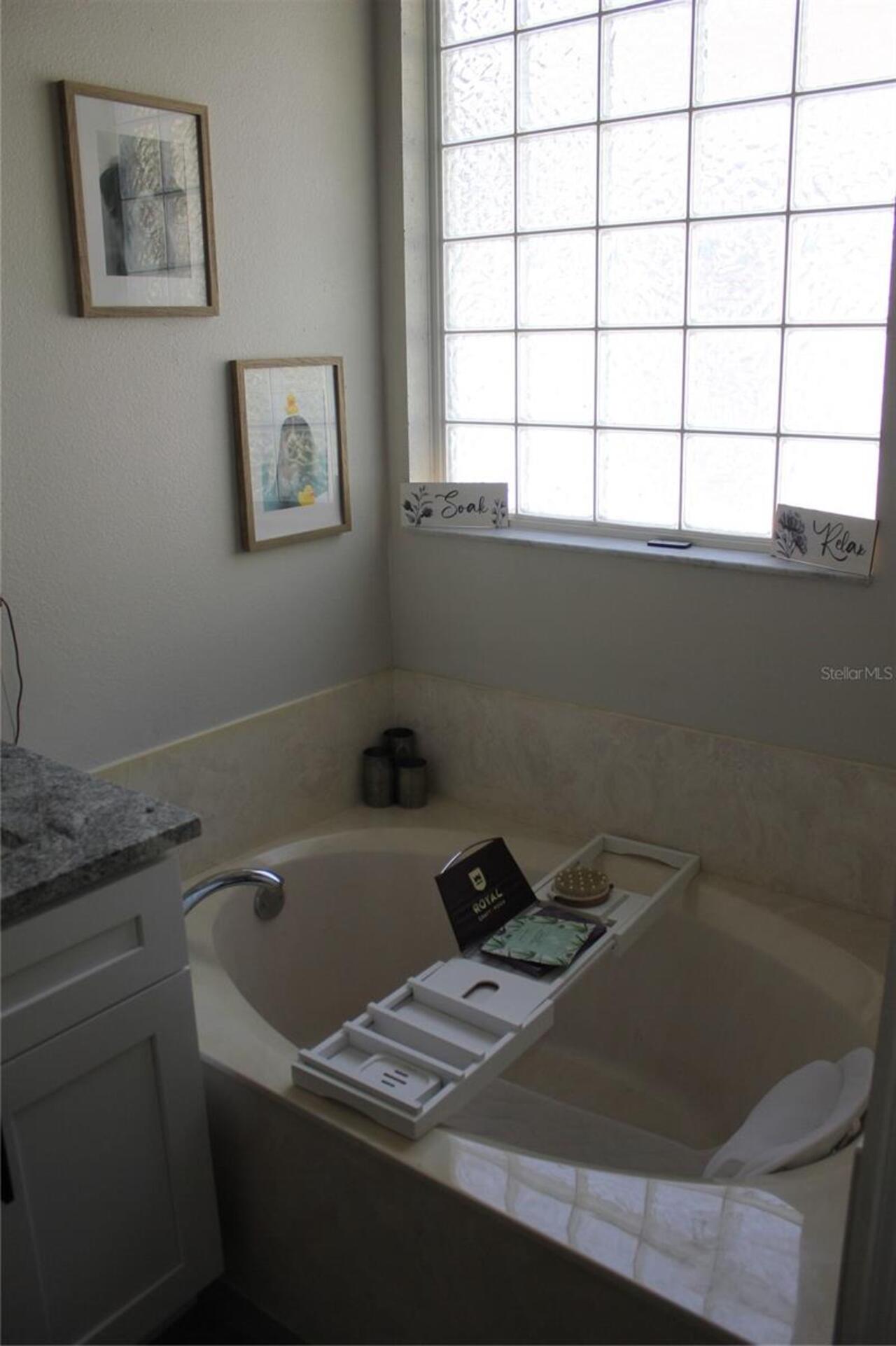 Listing Photo 8