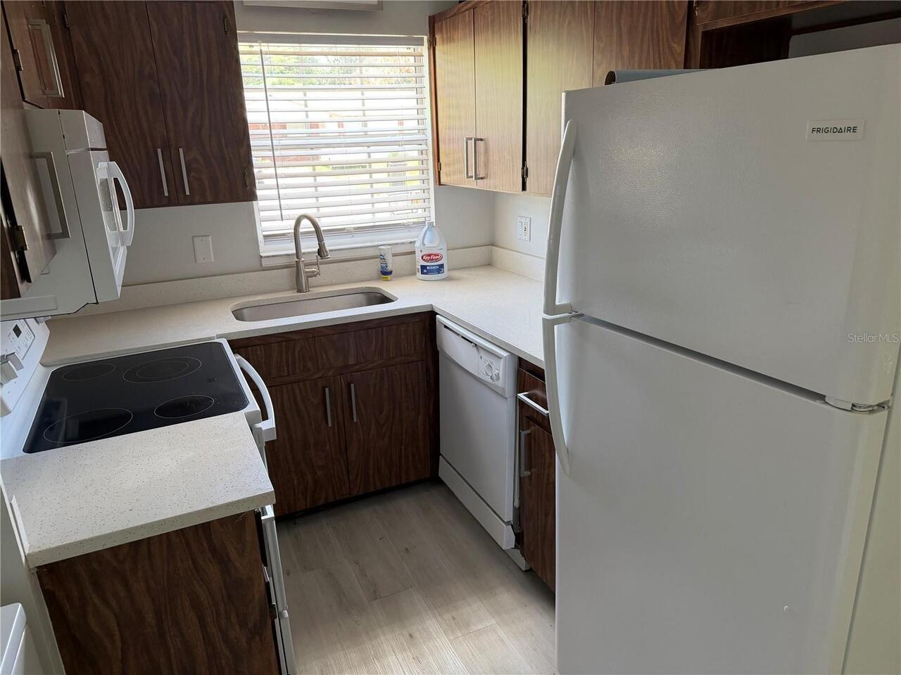 Listing Photo 9