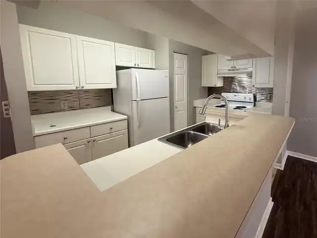 Listing Photo 8