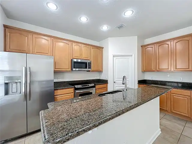 Listing Photo 10