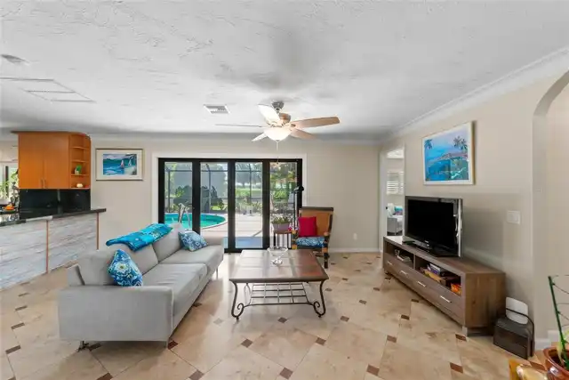Listing Photo 12