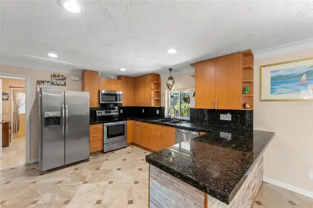 Listing Photo 14