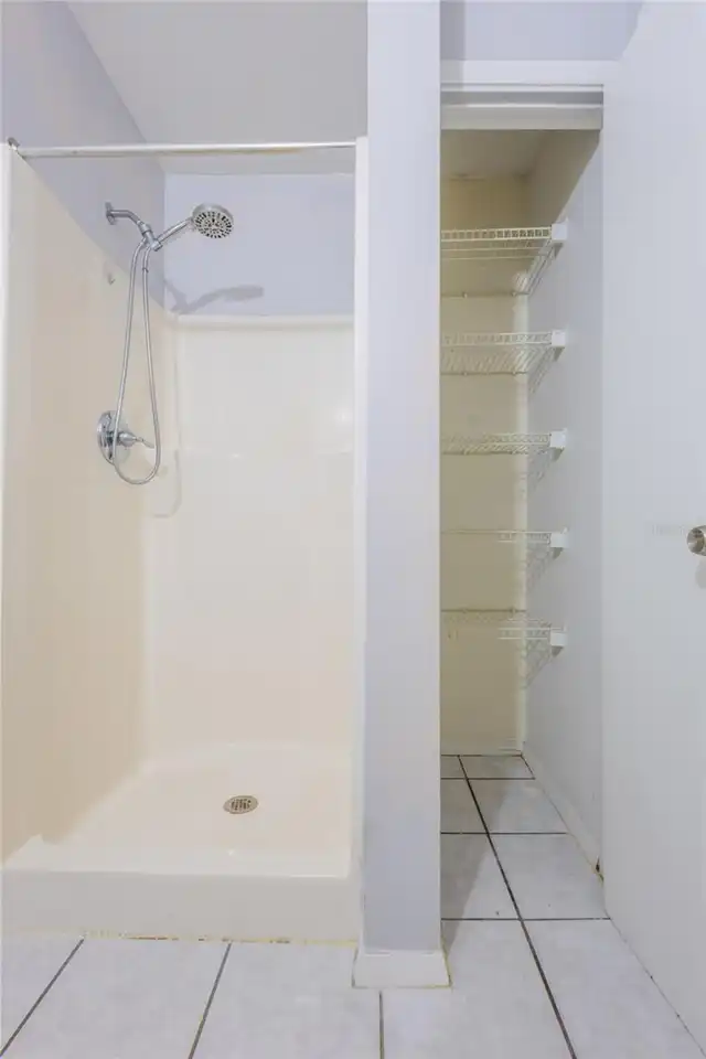 Listing Photo 12