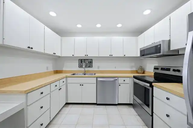 Listing Photo 12