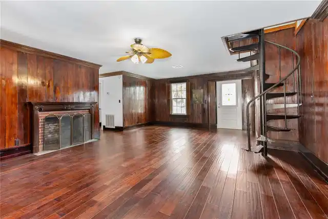 Listing Photo 6