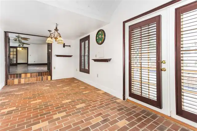 Listing Photo 14