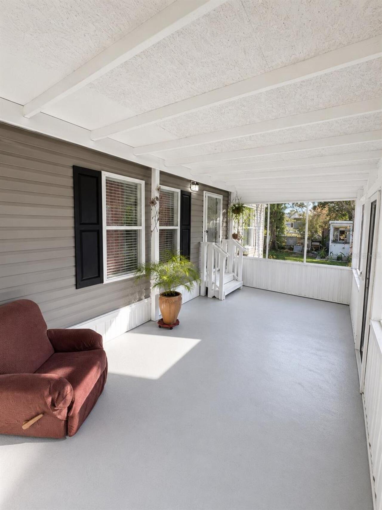 Listing Photo 11