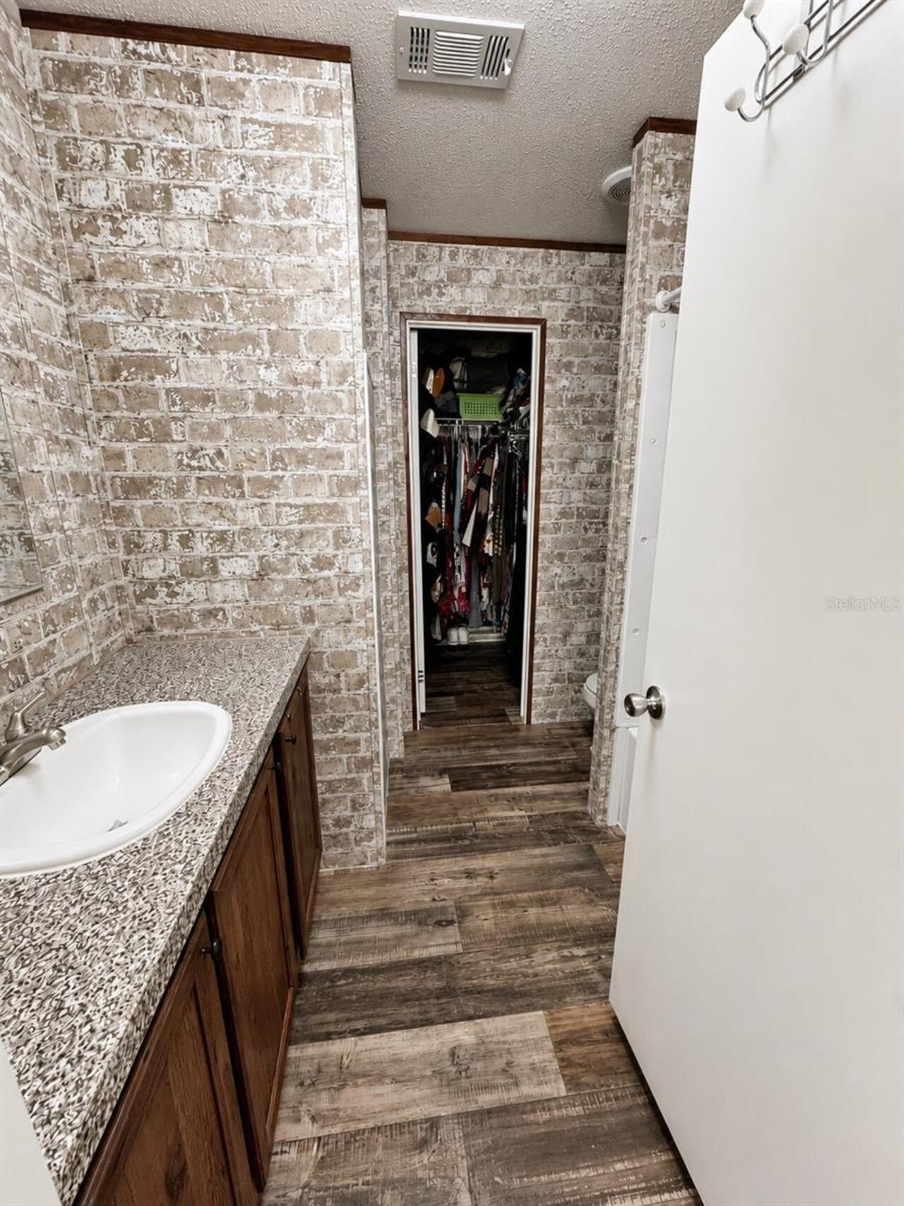 Listing Photo 23
