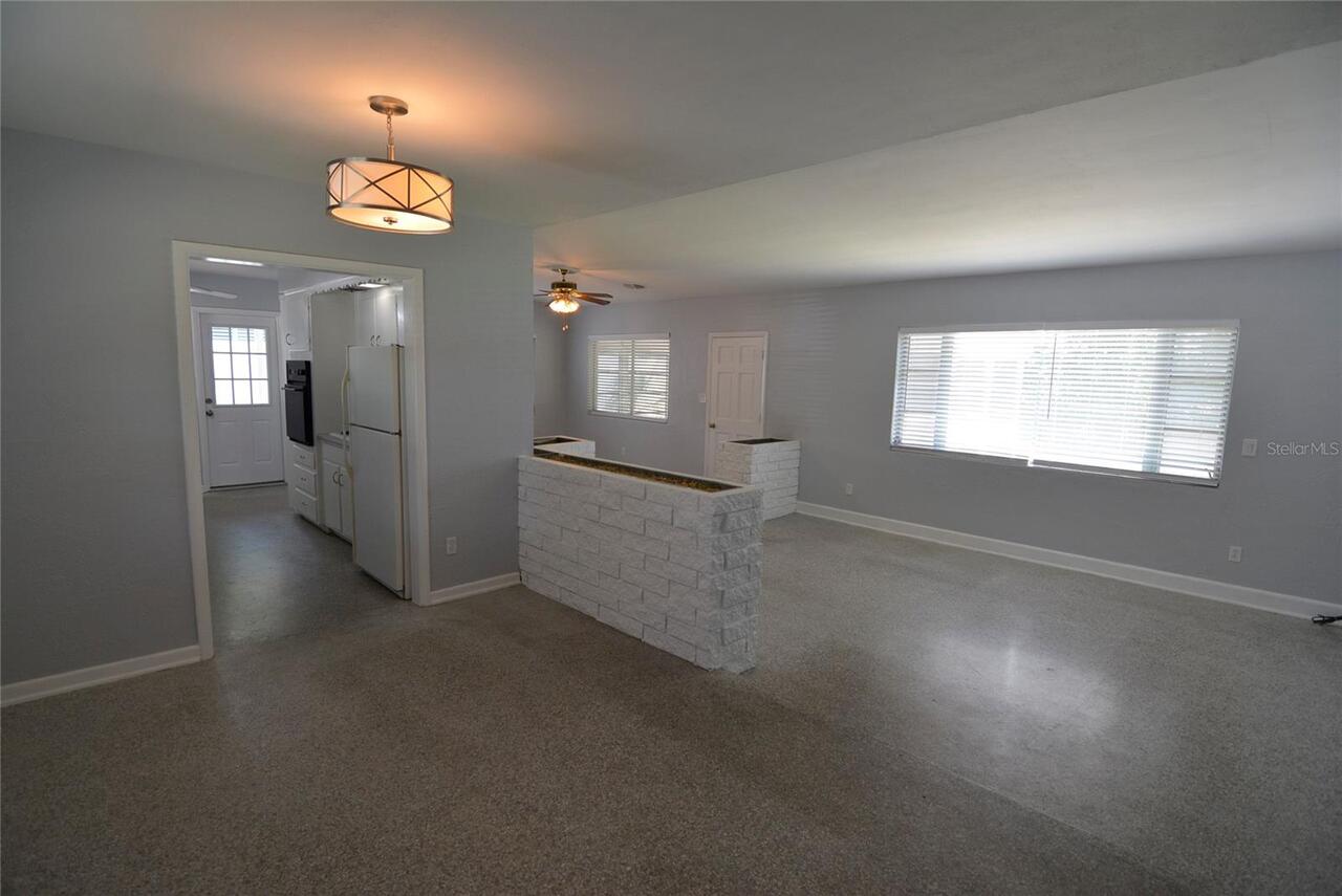 Listing Photo 8
