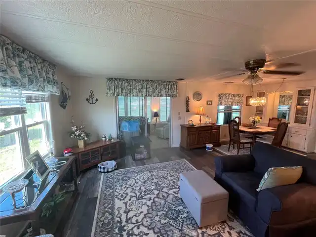 Listing Photo 10