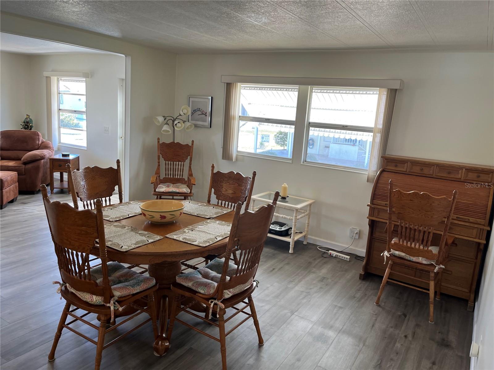 Listing Photo 8
