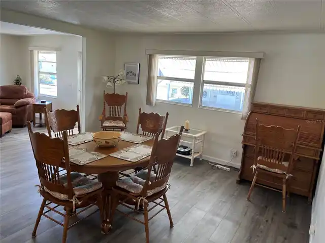 Listing Photo 8