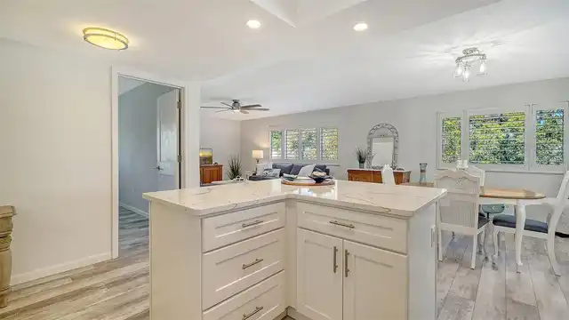 Listing Photo 14