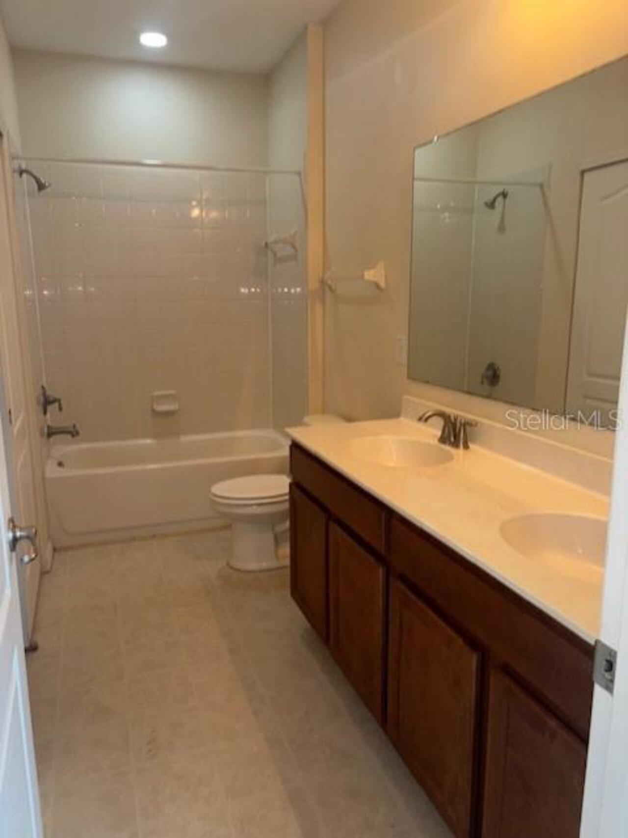 Listing Photo 12