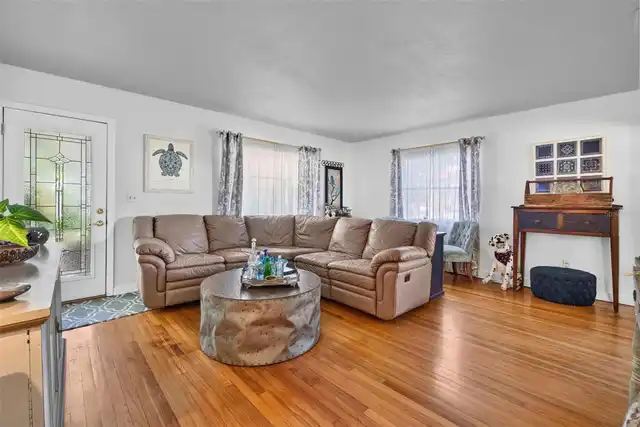 Listing Photo 9