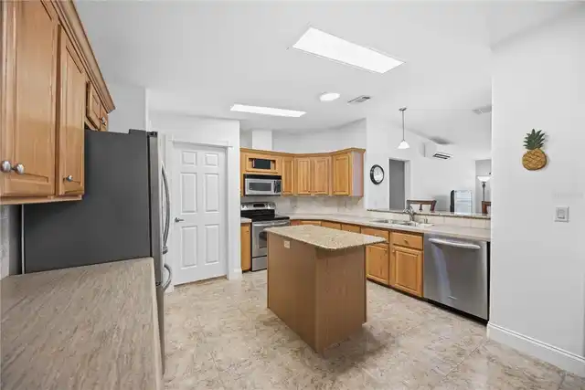 Listing Photo 15