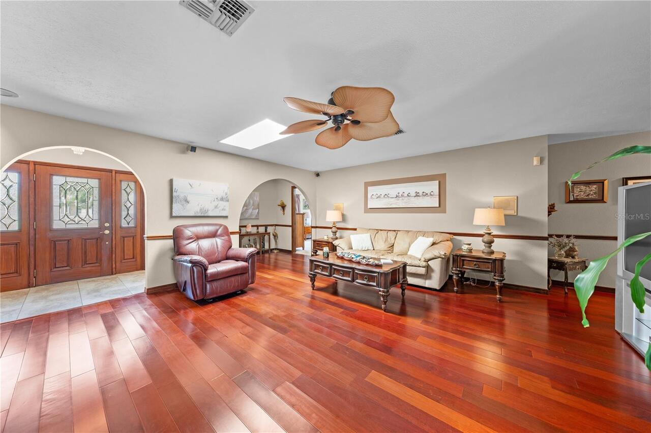 Listing Photo 11