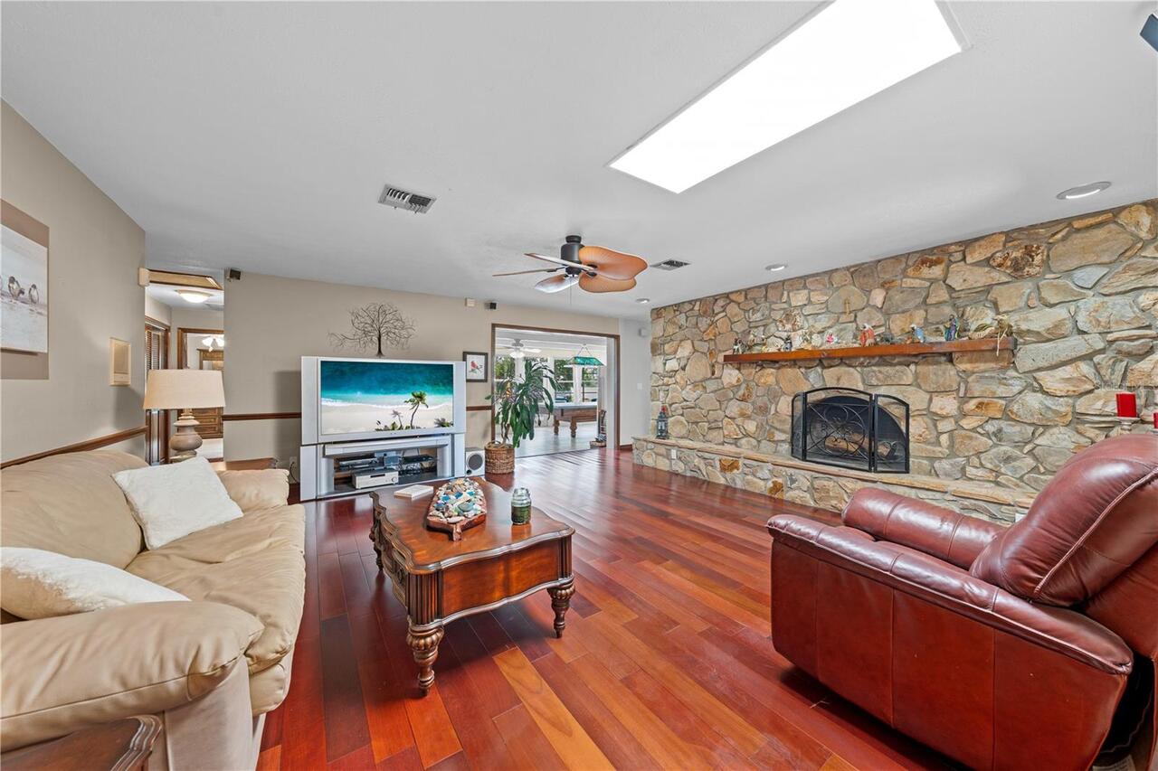 Listing Photo 14