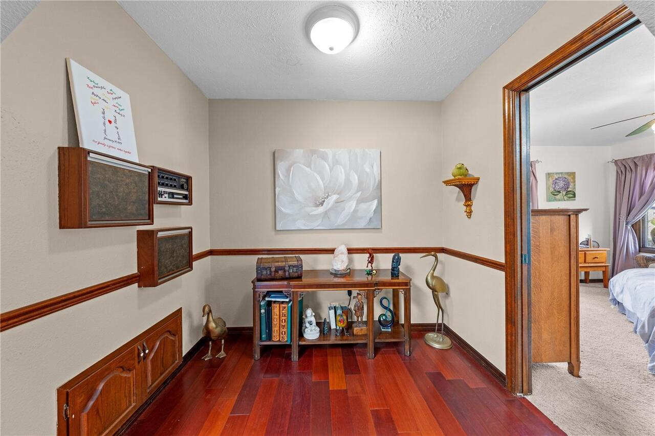 Listing Photo 16