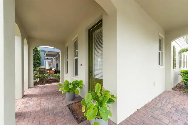 Listing Photo 9