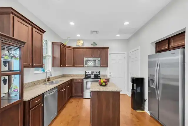 Listing Photo 15