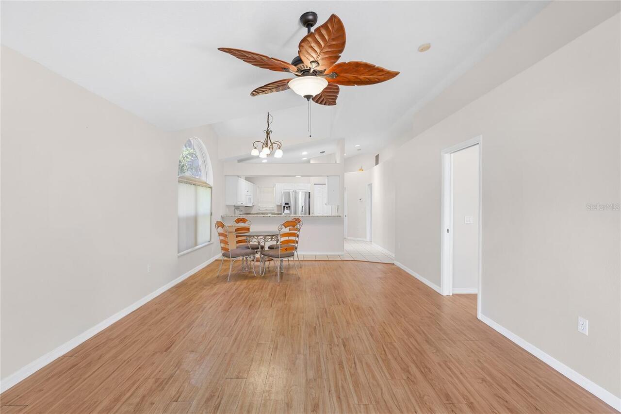 Listing Photo 10