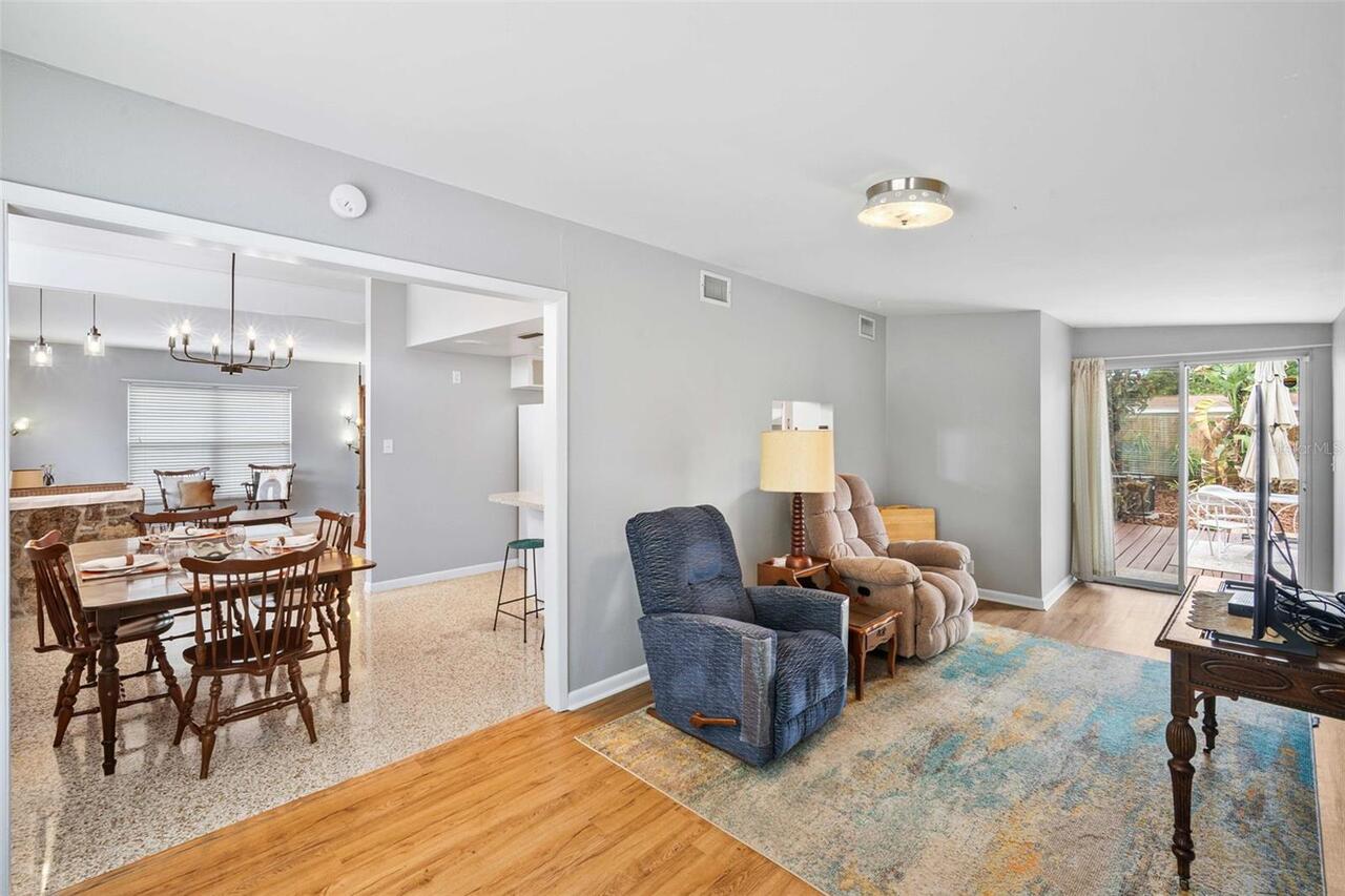 Listing Photo 11
