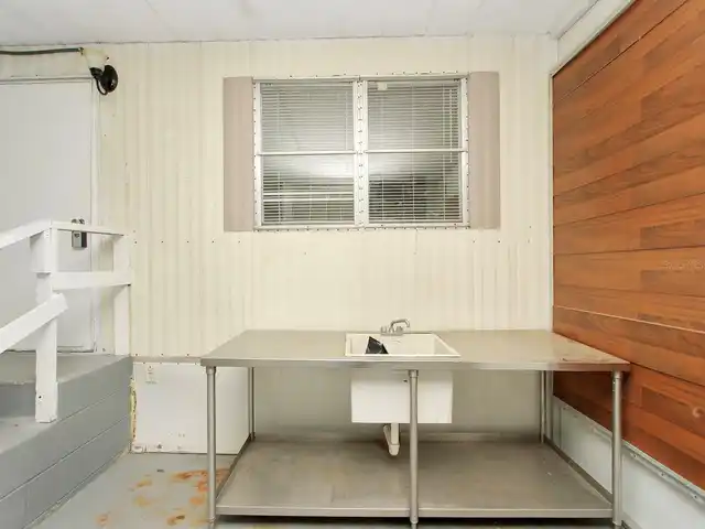 Listing Photo 12