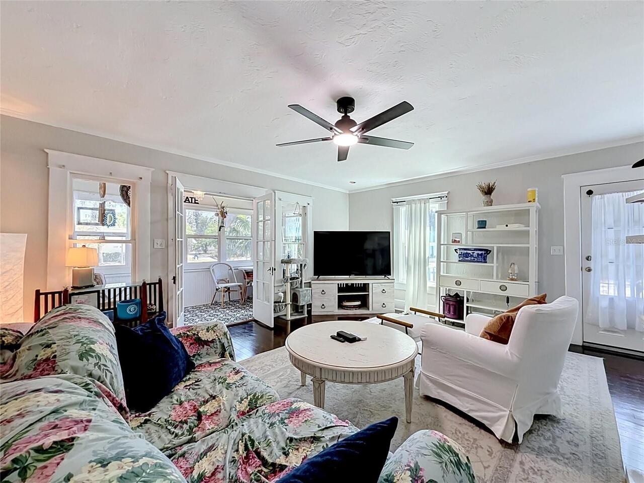 Listing Photo 9